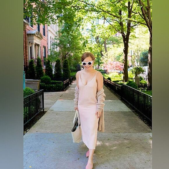 Everlane  - Picture 4 of 14